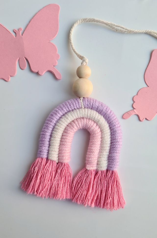 Arcoíris macramé rosa pequeño