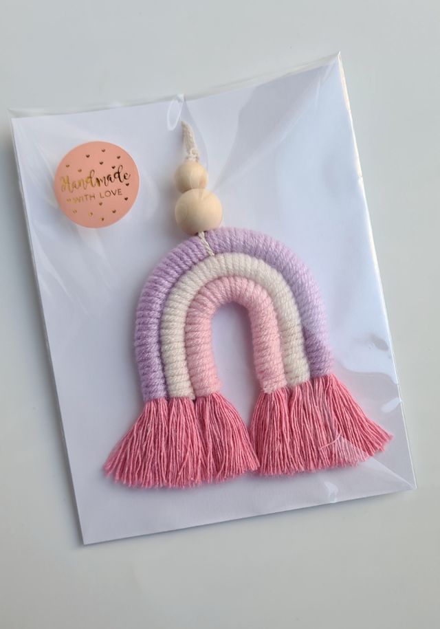 Arcoíris macramé rosa pequeño