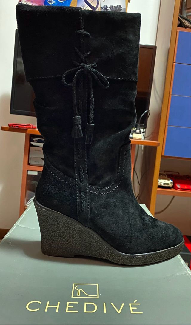 Stivali in pelle scamosciata