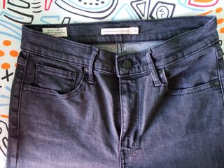 Pantalón Levis mujer 