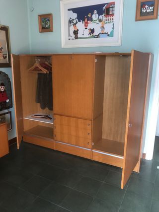 armario vintage con mesa escritorio