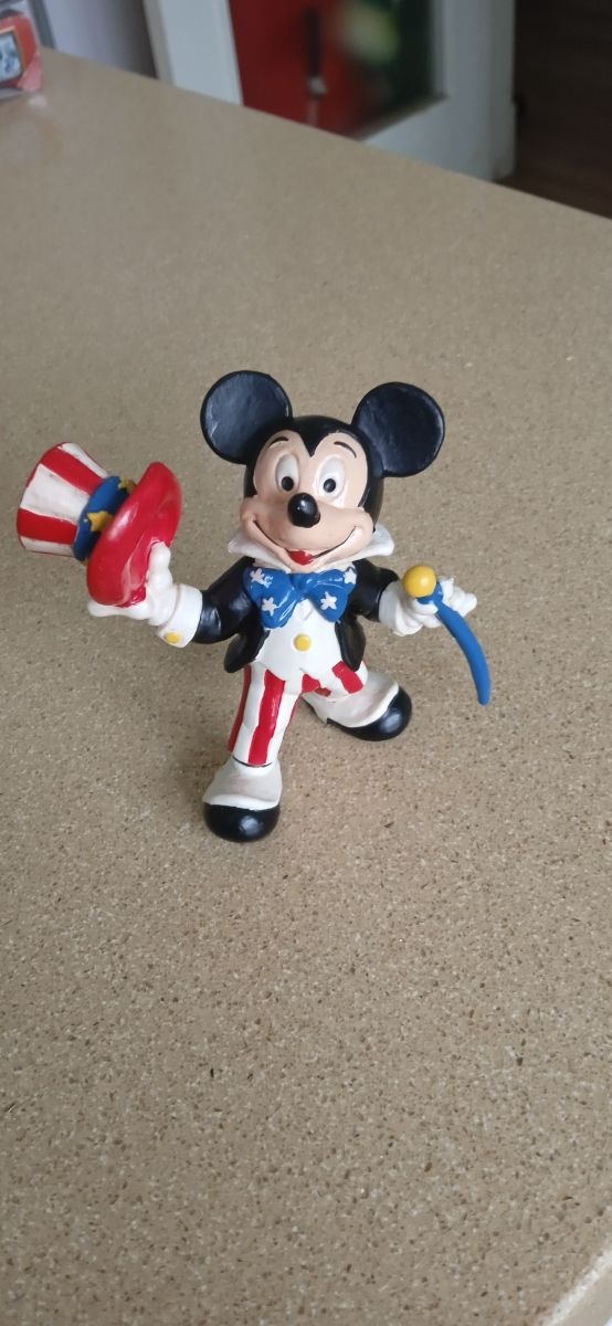 Miki Maus,Figura de Coleccionista