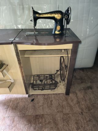 MAQUINA DE COSER SINGER