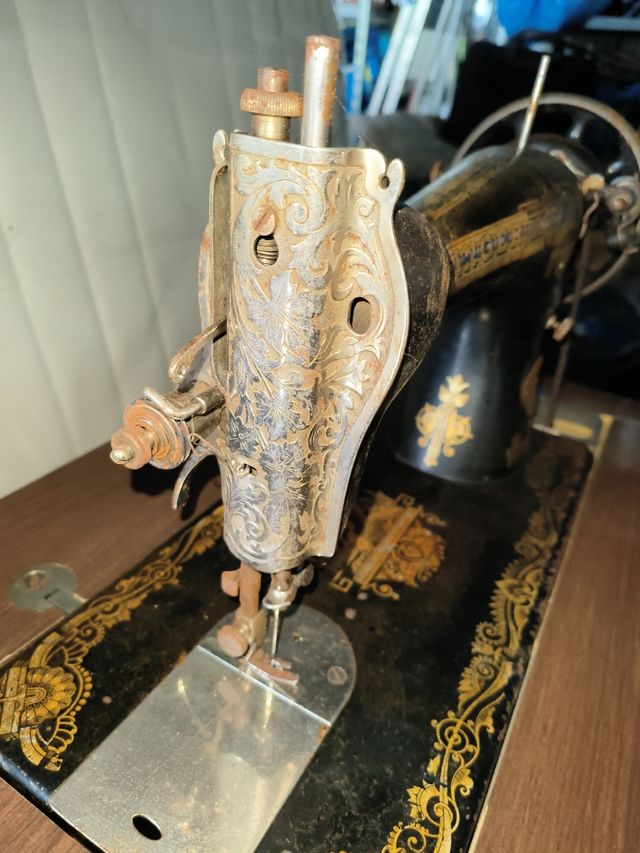 MAQUINA DE COSER SINGER