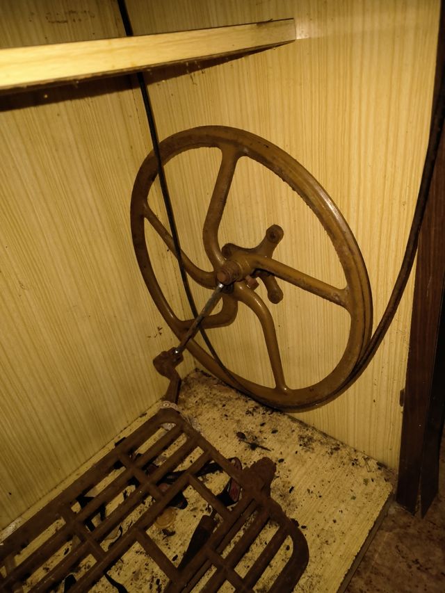 MAQUINA DE COSER SINGER