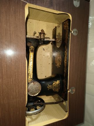 MAQUINA DE COSER SINGER