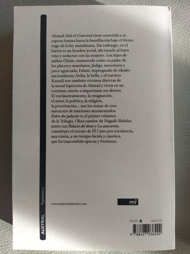 Entre dos palacios - Naguib Mahfuz