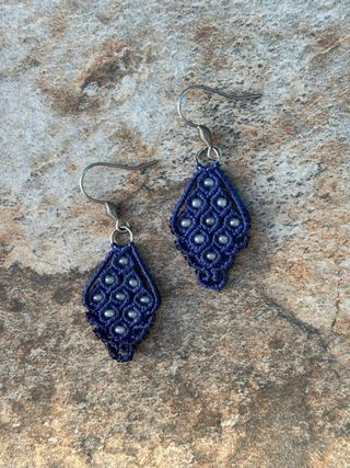 Pendientes racimo de macramé