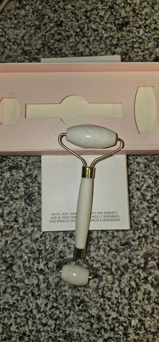 Jade facial roller
