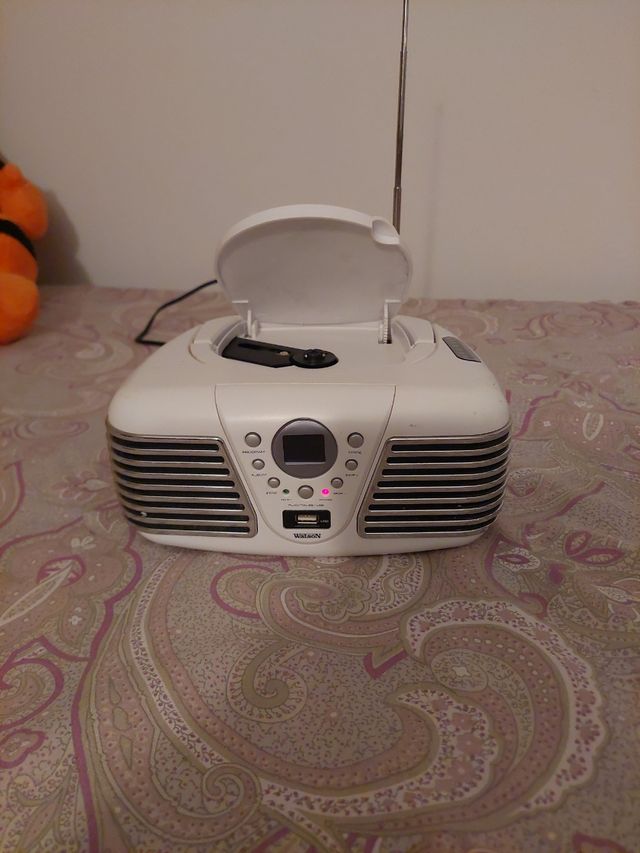 Radio.mp3.compact disc.digital.usb