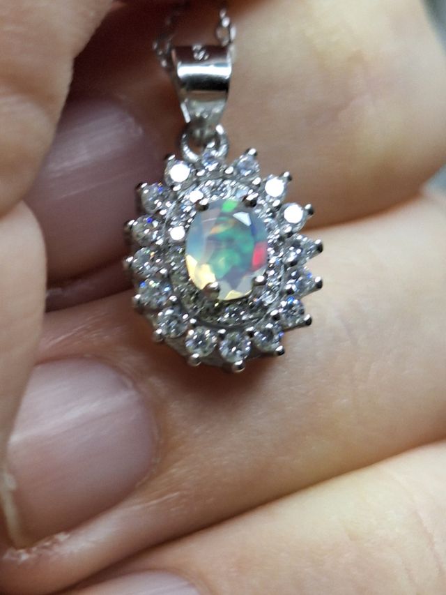 Pendente Opale naturale e catenina