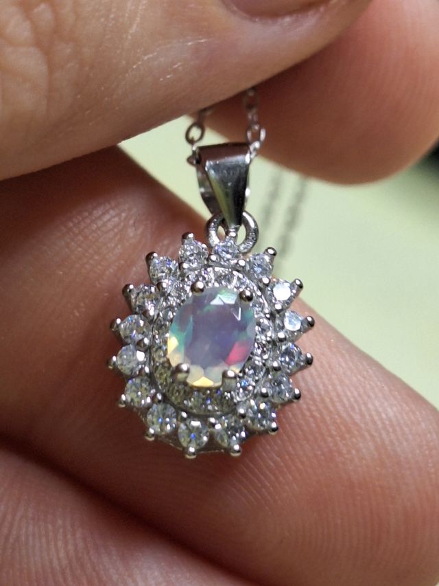 Pendente Opale naturale e catenina