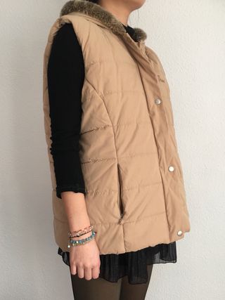 Chaleco Beige Marrón Claro con capucha Talla L