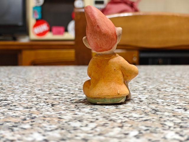 Statuetta gnomo con fungo