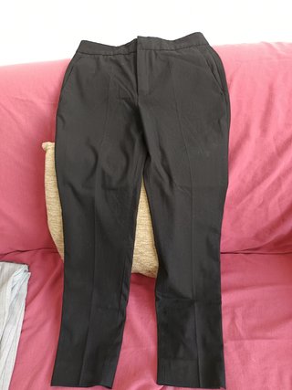4 ABRIGOS Y PARKA CON CON 4 PANTALON TODO DE MARCA