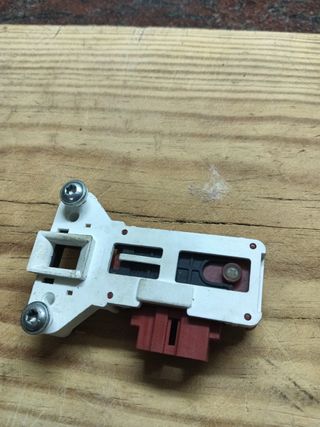 Cierre puerta lavadora fagor.