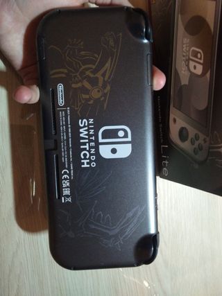 Nintendo Switch Lite edizione Pokémon
