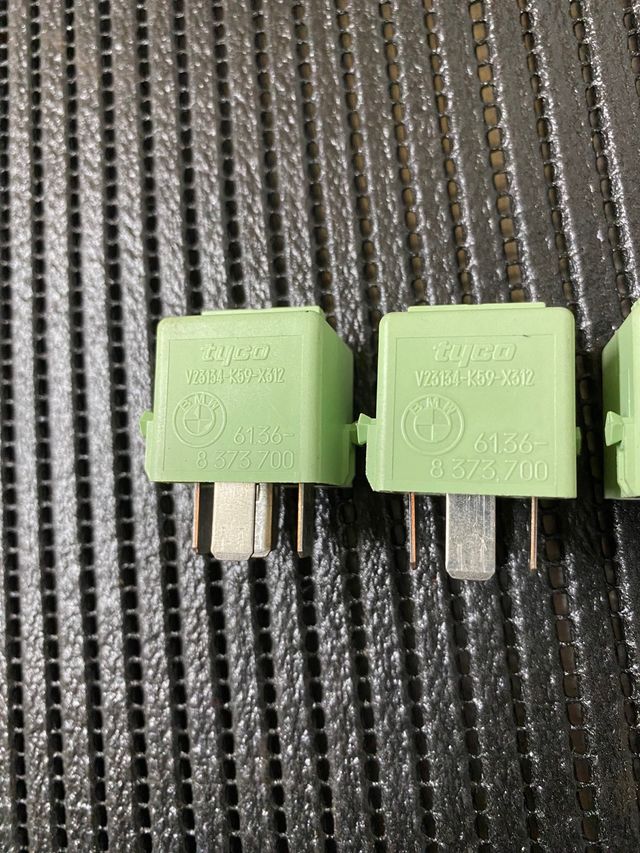 Relés BMW Verdes 8373700