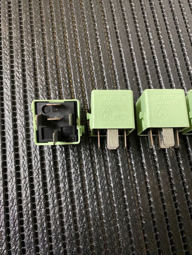 Relés BMW Verdes 8373700
