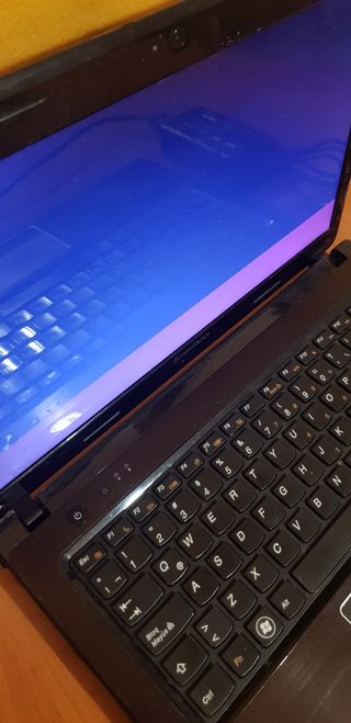 ORDENADOR PORTÁTIL LENOVO