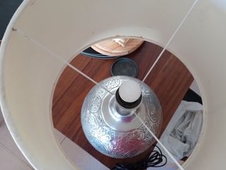 Lote dos cuadros modernos y lampara