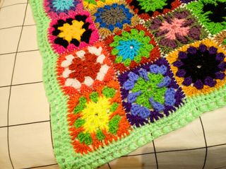 Manta borde verde ganchillo crochet