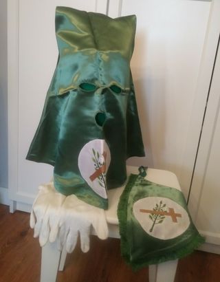 Traje de Semana Santa