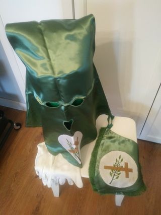 Traje de Semana Santa