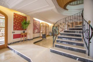 chalet y nave de 1100m2 construidos
