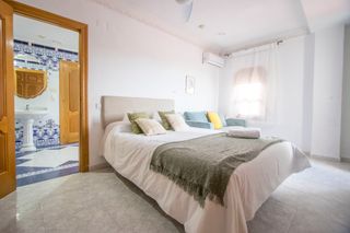 chalet y nave de 1100m2 construidos
