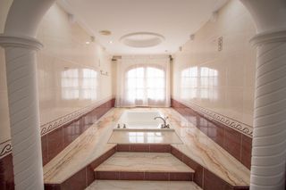 chalet y nave de 1100m2 construidos