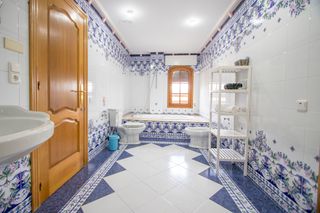 chalet y nave de 1100m2 construidos