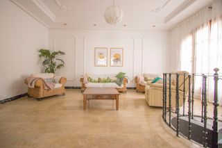 chalet y nave de 1100m2 construidos