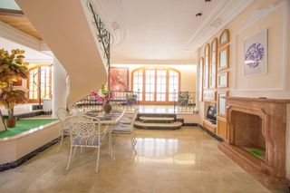 chalet y nave de 1100m2 construidos