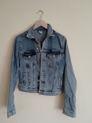 Cazadora vaquera azul claro