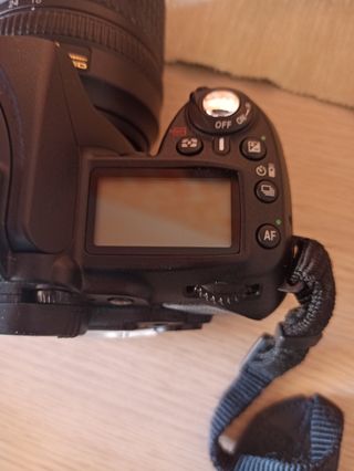 Nikon D90 con accesorios.