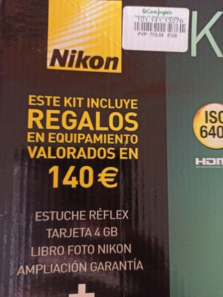 Nikon D90 con accesorios.