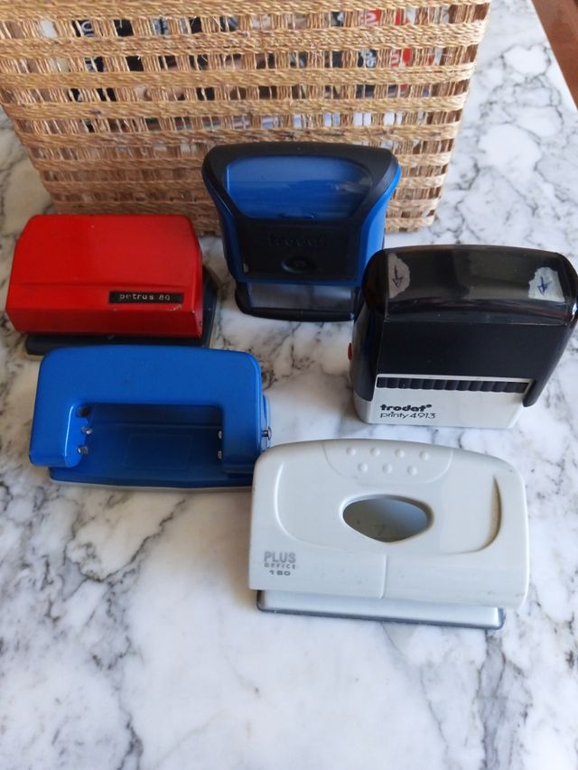 Maquina rotuladora Dymo.