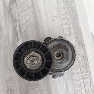 Tensor correa auxiliar (poli v)