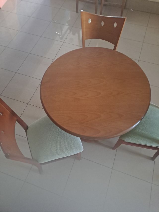 Mesas y sillas