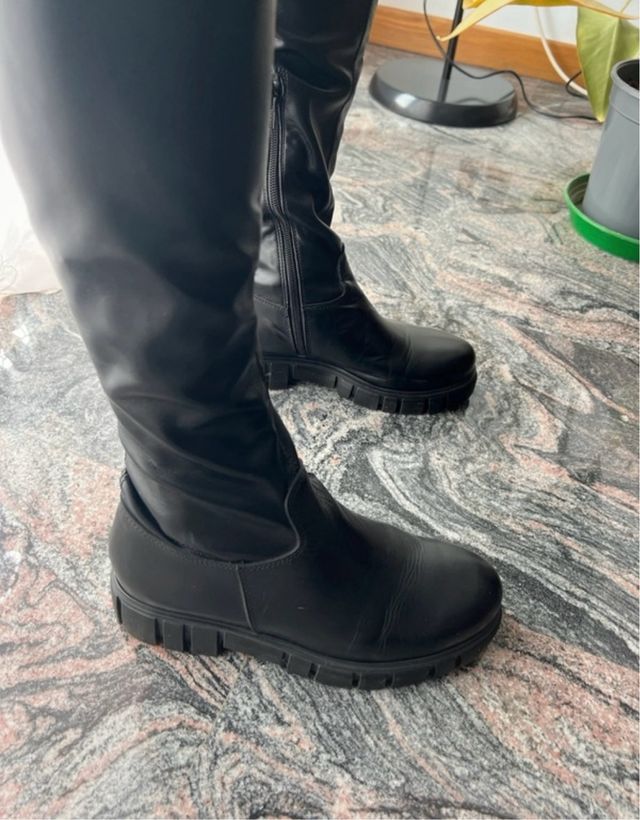 Stivali alti in vera pelle