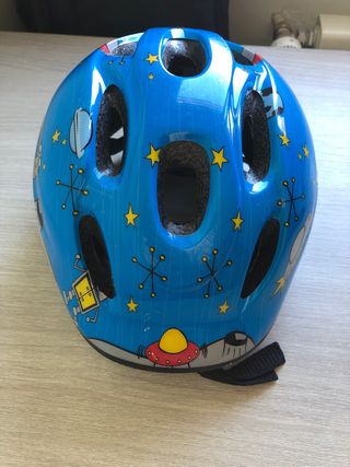 Casco niño bici/patines 5€
