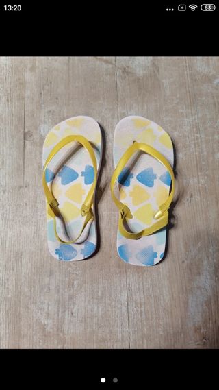 Chancletas talla 31-32 Gratis