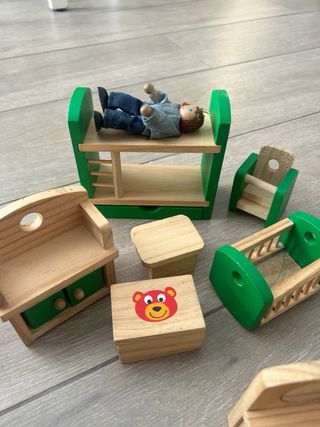 Muebles casa de muñecas