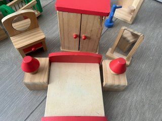 Muebles casa de muñecas
