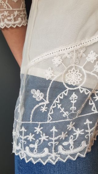 camiseta lencera blanco roto de Pull&Bear