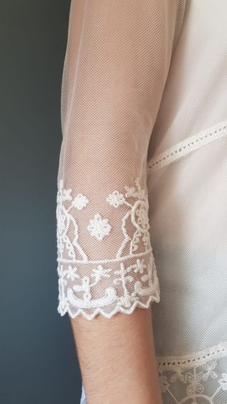 camiseta lencera blanco roto de Pull&Bear