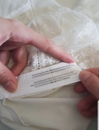 camiseta lencera blanco roto de Pull&Bear