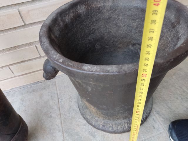 Precioso mortero antiguo de farmacia.