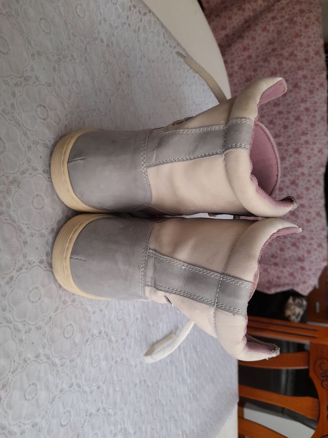 Zapatillas altas , cómodas y monisimas y monisimas